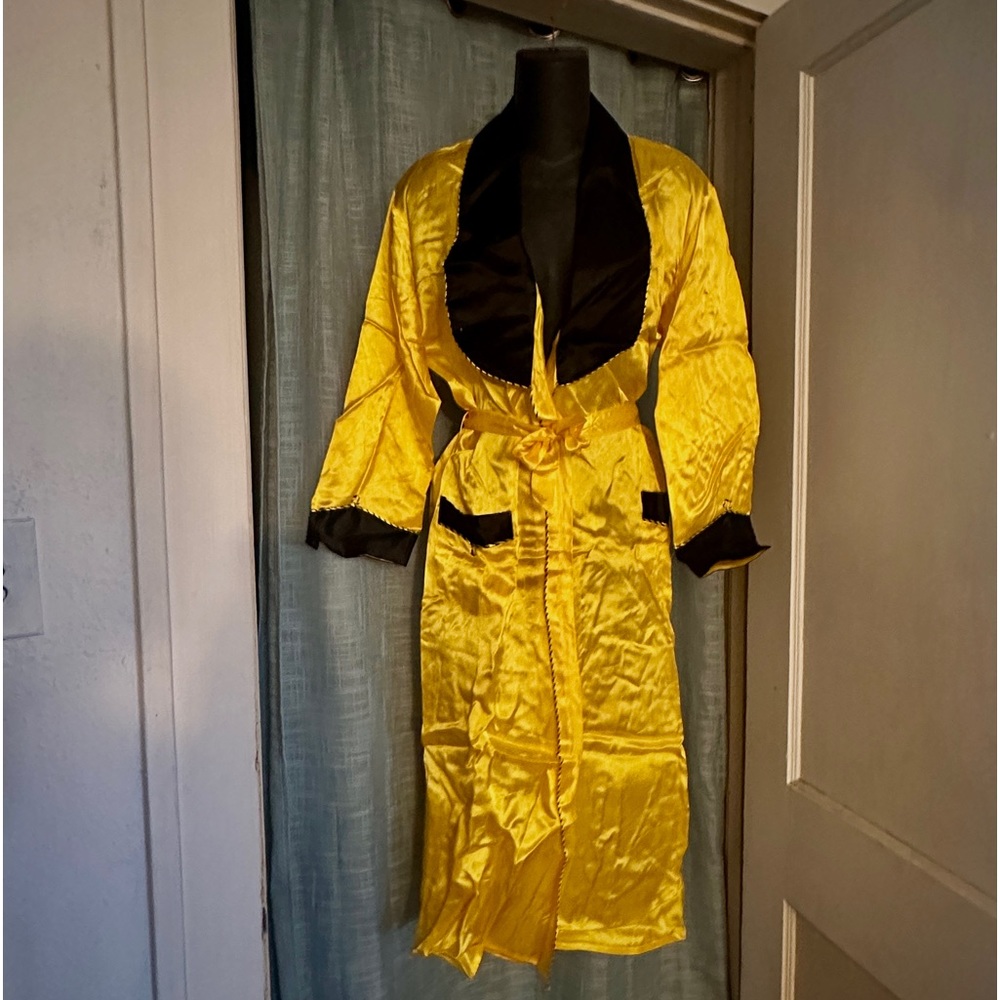 True vintage Asian pajama set circa 1950s top, bottoms, robe, slippers, case